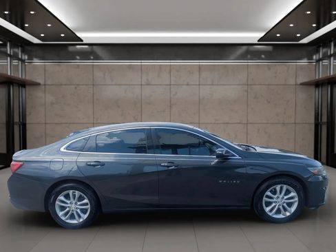 Used 2017 Chevrolet Malibu LT FWD image 6
