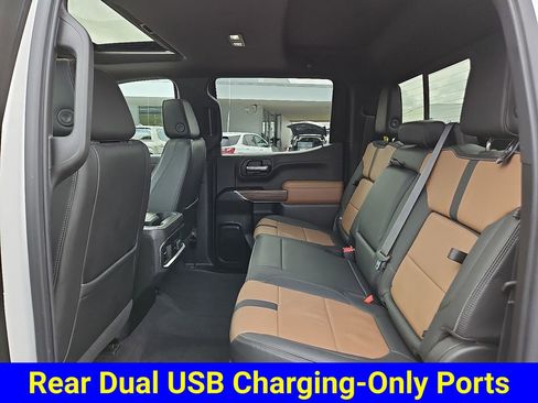 Used 2022 Chevrolet Silverado 1500 High Country w/ Technology Package image 11