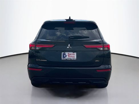 Used 2023 Mitsubishi Outlander SEL image 6