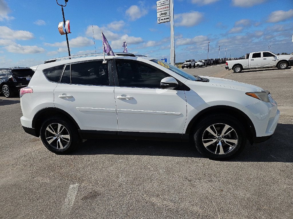 Used 2017 Toyota RAV4 XLE FWD image 9