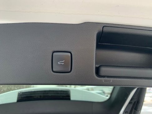 Used 2022 Ford Escape SEL image 7