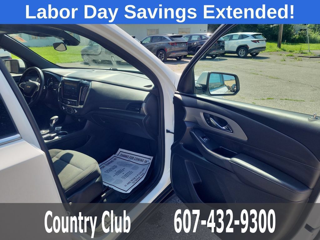 Used 2023 Chevrolet Traverse LT AWD/4WD image 34
