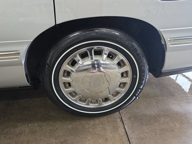 Used 1999 Cadillac De Ville w/ Comfort/Convenience Pkg FWD image 28