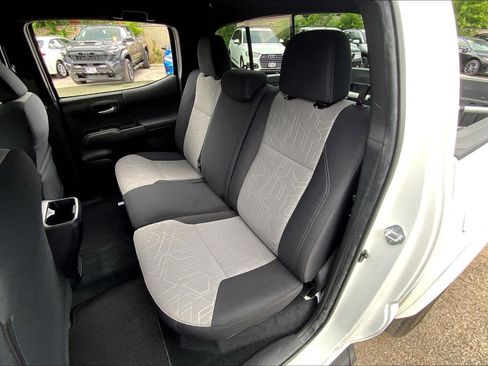 Used 2022 Toyota Tacoma TRD Sport w/ Technology Package RWD image 20