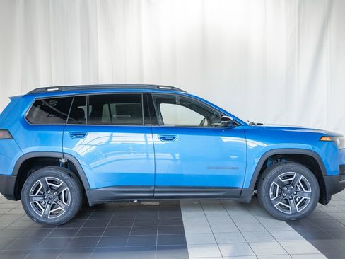 New 2026 Jeep Cherokee Limited image 3