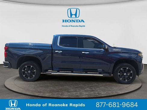 Used 2019 Chevrolet Silverado 1500 High Country w/ Technology Package AWD/4WD image 6