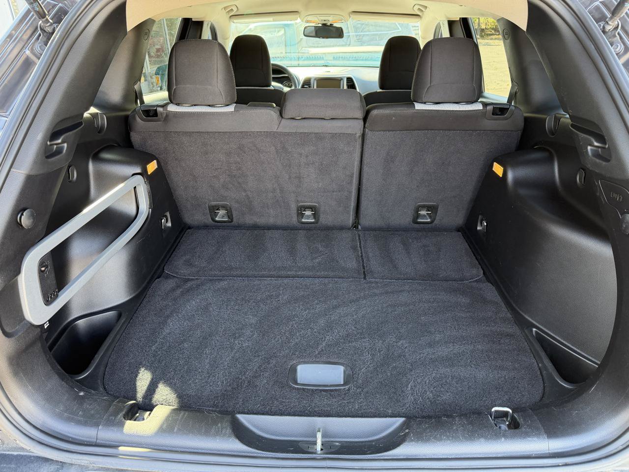 Used 2014 Jeep Cherokee Latitude w/ Cold Weather Group AWD/4WD image 15