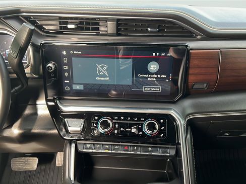 Used 2024 GMC Sierra 2500 Denali Ultimate image 18