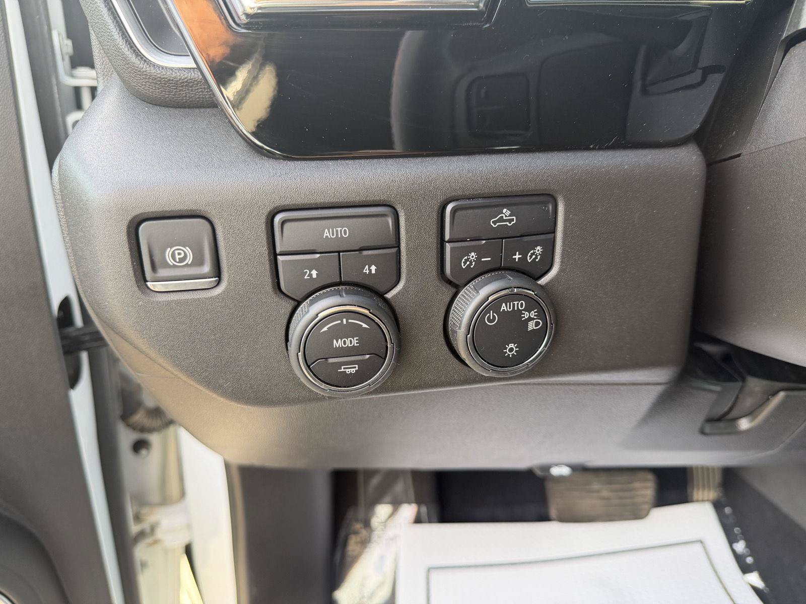Used 2024 Chevrolet Silverado 1500 LT AWD/4WD image 14
