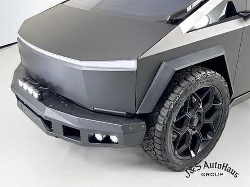Used 2024 Tesla Cybertruck Cyberbeast AWD/4WD image 46