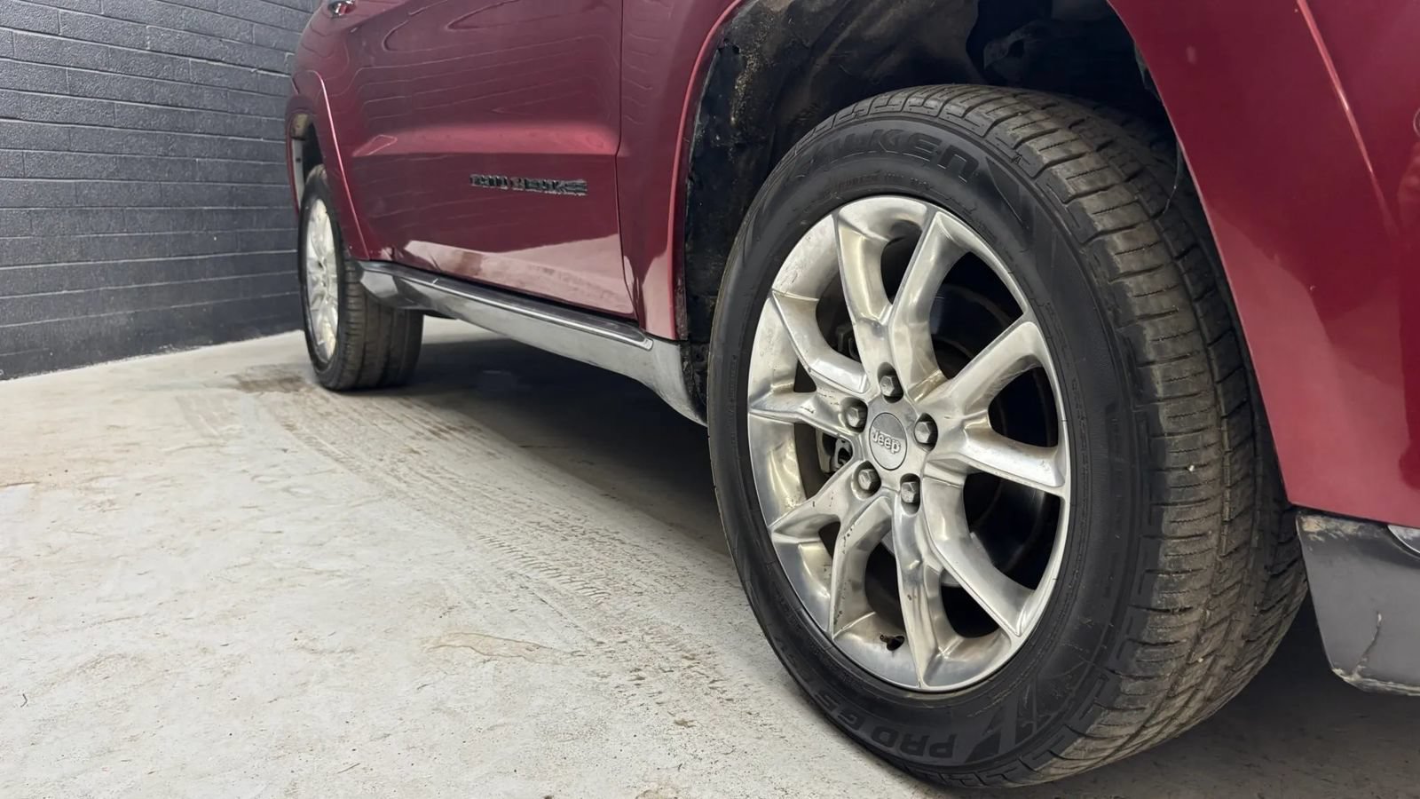 Used 2014 Jeep Grand Cherokee Summit AWD/4WD image 5