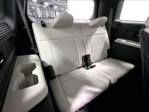 Certified 2025 Hyundai Santa Fe SEL FWD image 33