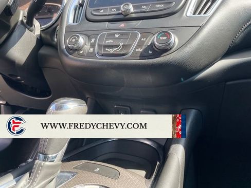 Used 2017 Chevrolet Malibu LT w/ Leather Package FWD image 20