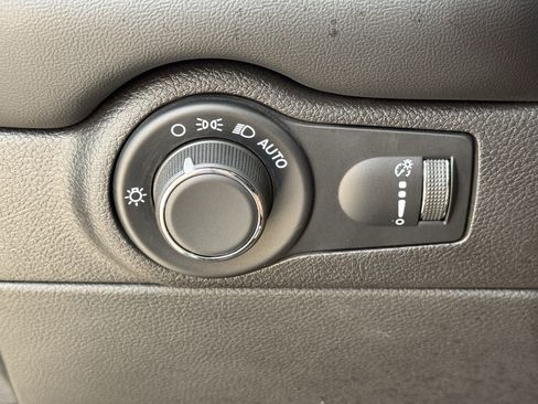 Used 2025 Dodge Durango GT AWD/4WD image 26