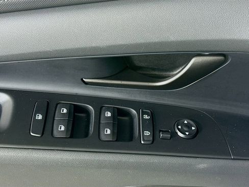 Certified 2025 Hyundai Elantra Sport FWD image 22