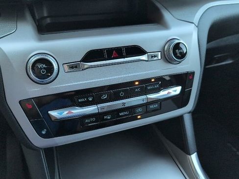 Used 2024 Ford Explorer XLT w/ Equipment Group 202A image 24