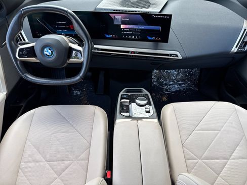 Used 2024 BMW iX xDrive50 w/ Sport Package AWD/4WD image 13
