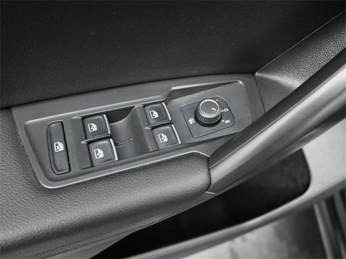 Used 2021 Volkswagen Tiguan SE R-Line w/ 3-Row Tiguan MDO Package image 13