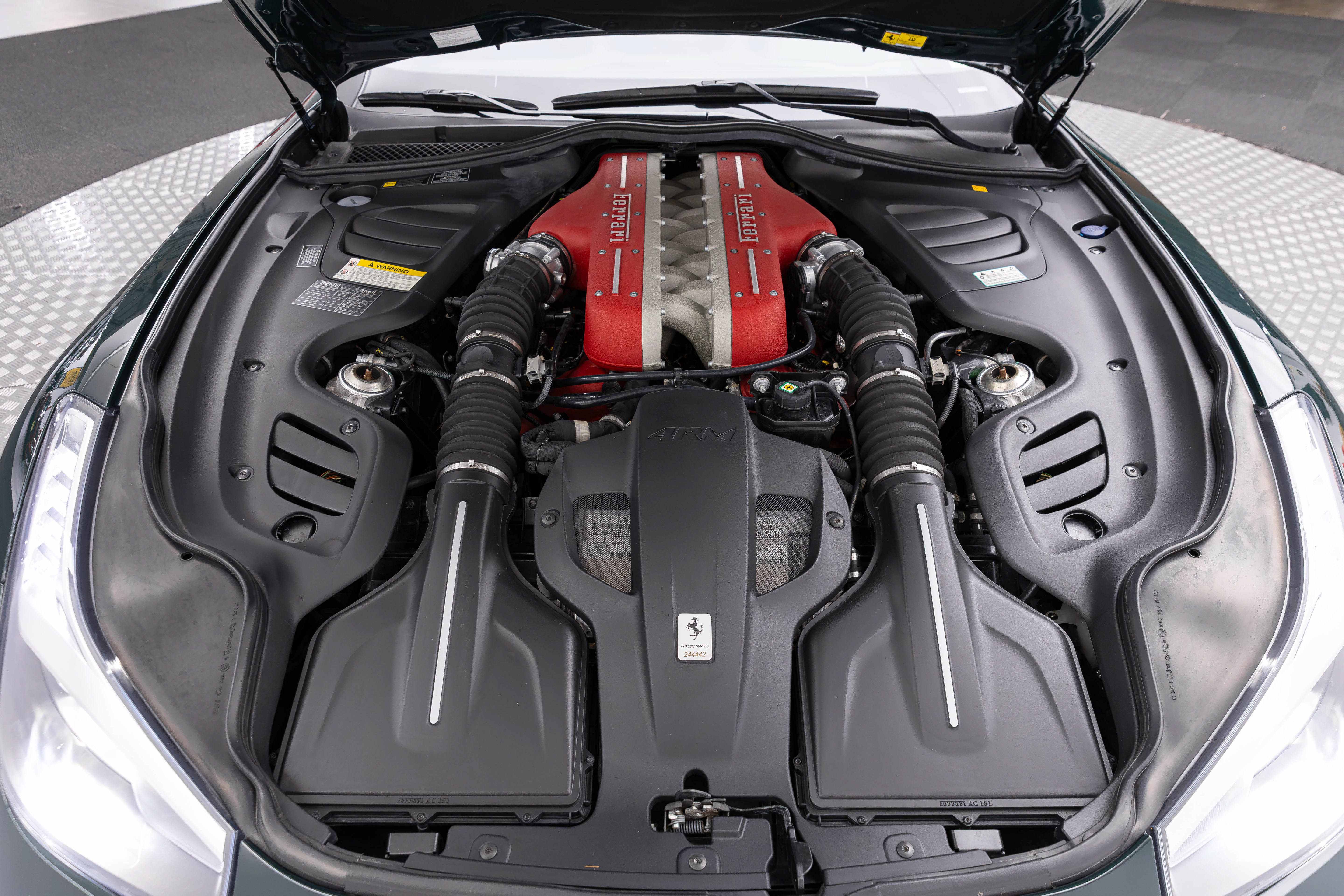 Used 2019 Ferrari GTC4Lusso AWD/4WD image 60