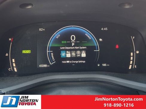 Used 2025 Toyota Camry SE image 17