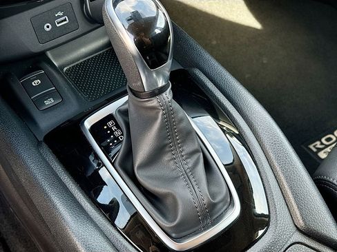 Used 2022 Nissan Rogue Sport SL w/ Premium Package image 17