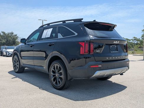 Certified 2022 Kia Sorento X-Line EX AWD/4WD image 7