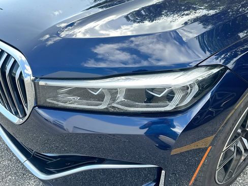 Used 2022 BMW 750i xDrive w/ Luxury Rear Seating Package image 6