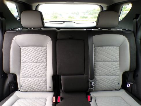 Used 2018 Chevrolet Equinox LS FWD image 19