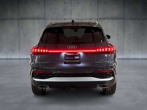 Certified 2025 Audi Q5 Premium Plus w/ Premium Plus AWD/4WD image 4