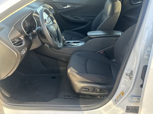 Used 2024 Chevrolet Malibu LT FWD image 9