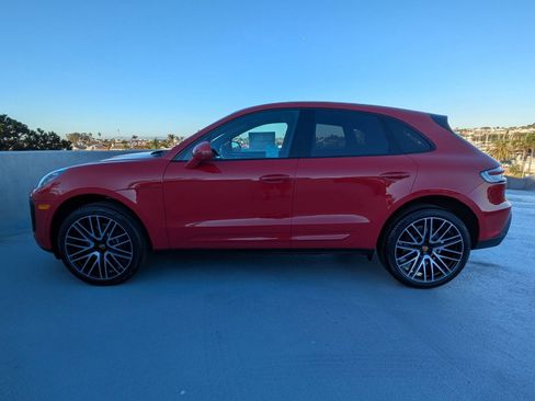 New 2026 Porsche Macan image 2