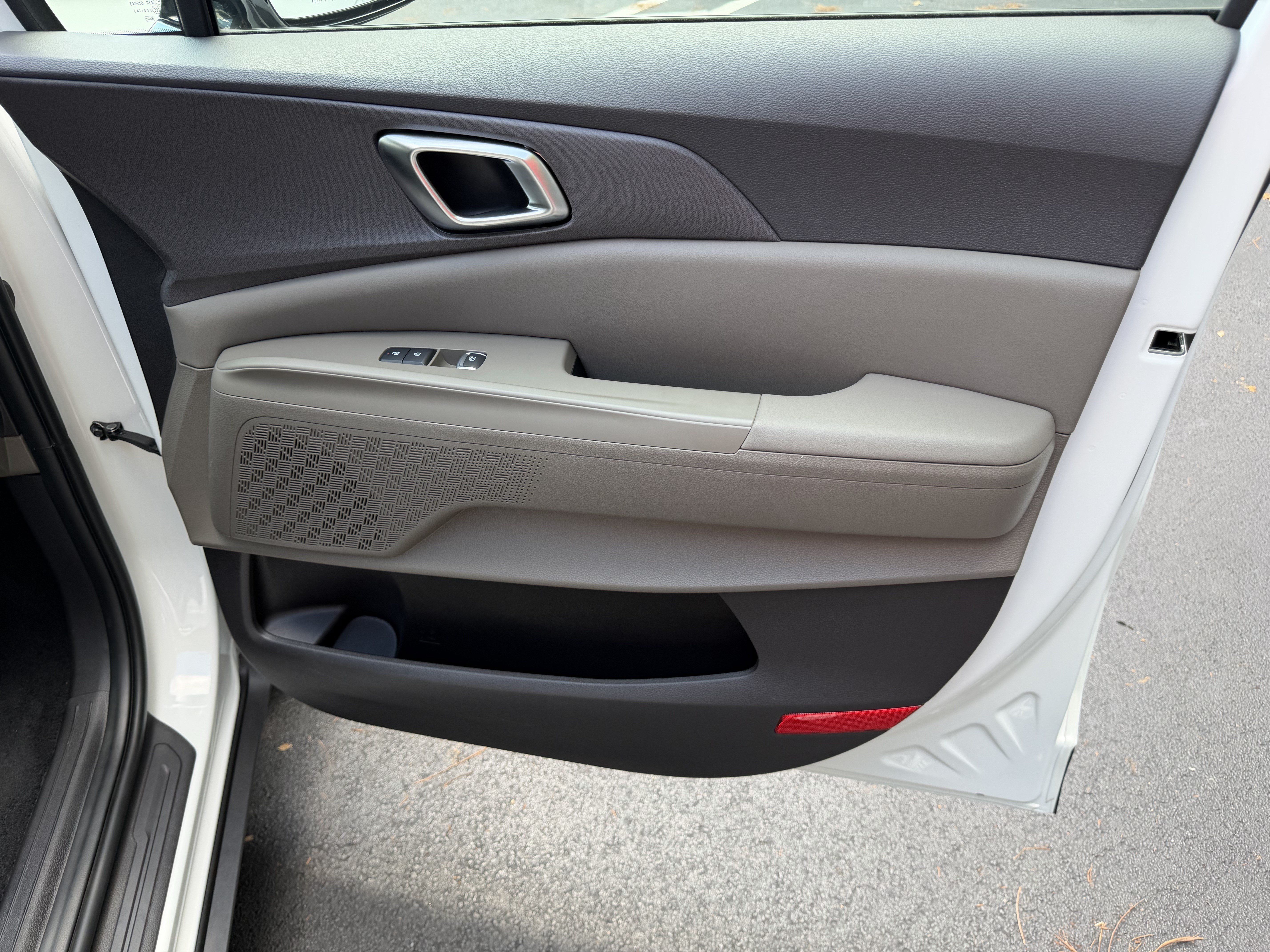 Certified 2026 Kia Carnival EX FWD image 14