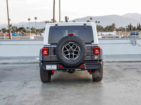 New 2026 Jeep Wrangler Unlimited Rubicon w/ Whitecap Package image 7