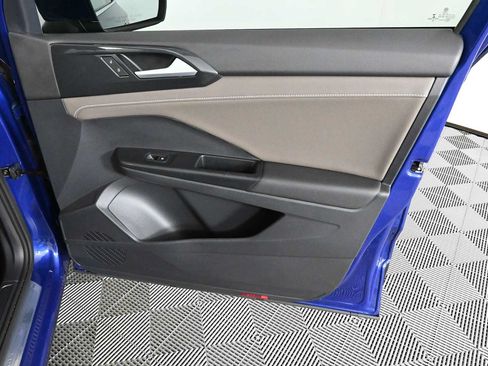 Certified 2022 Volkswagen Taos SEL AWD/4WD image 13