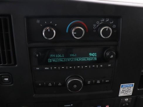 Used 2022 Chevrolet Express 3500 w/ Power Convenience Package RWD image 17