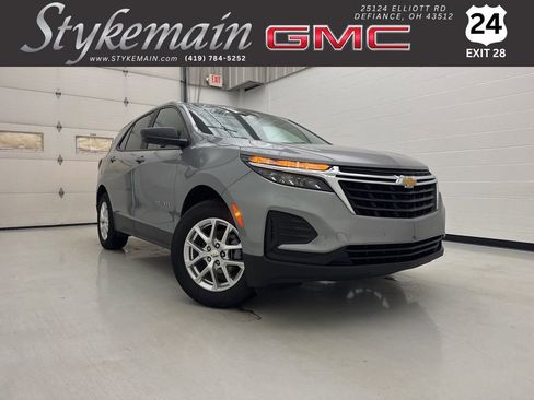 Used 2024 Chevrolet Equinox LS w/ LS Convenience Package image 1