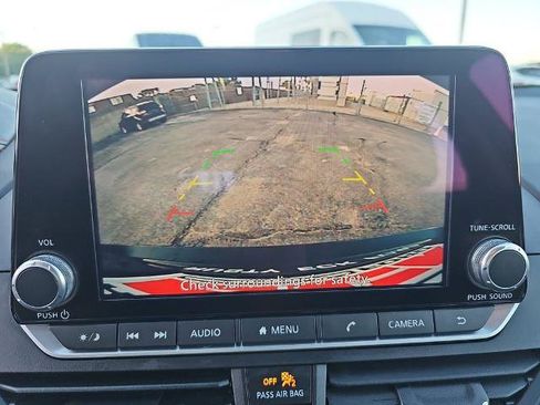 Used 2023 Nissan Altima 2.5 SR FWD image 21