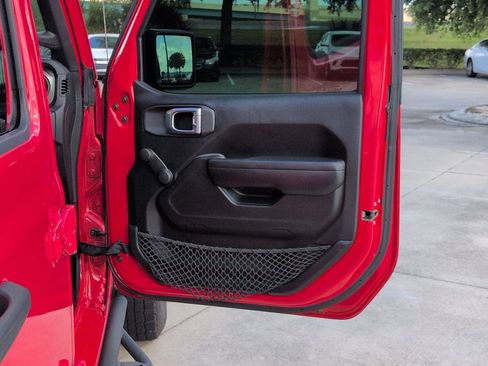 Used 2018 Jeep Wrangler Unlimited Sport AWD/4WD image 19