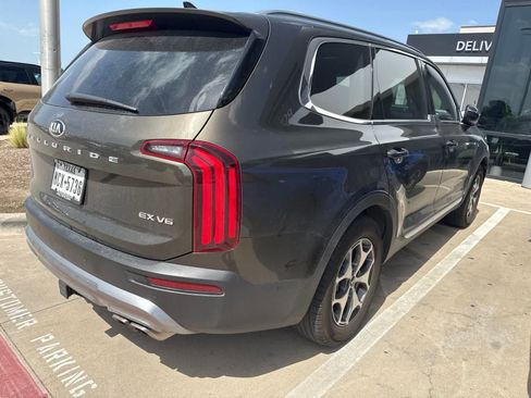 Used 2020 Kia Telluride EX w/ Towing Package FWD image 7