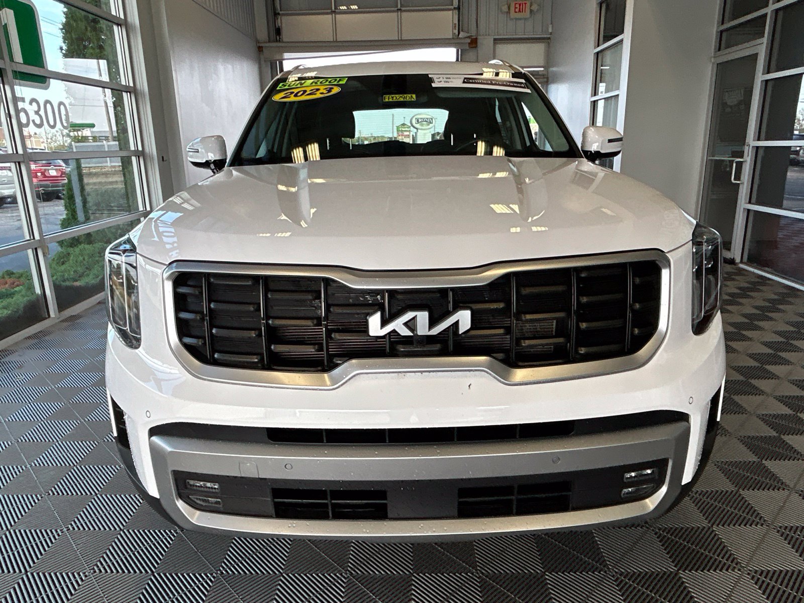 Used 2023 Kia Telluride SX AWD/4WD image 2