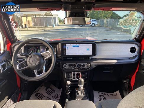 Used 2024 Jeep Wrangler Unlimited Sahara image 19