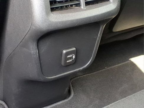 Used 2024 GMC Terrain SLE FWD image 18