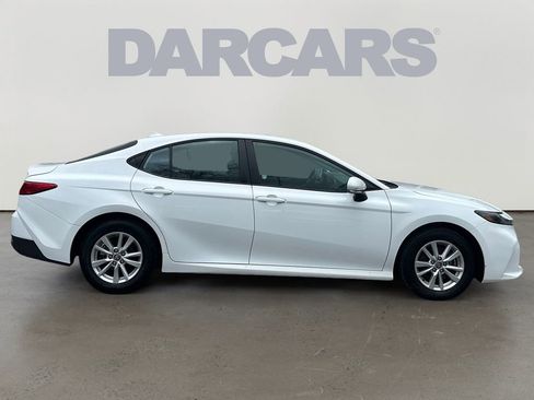 Used 2025 Toyota Camry LE image 8