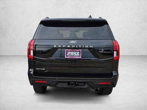 Used 2025 Ford Expedition Active RWD image 6