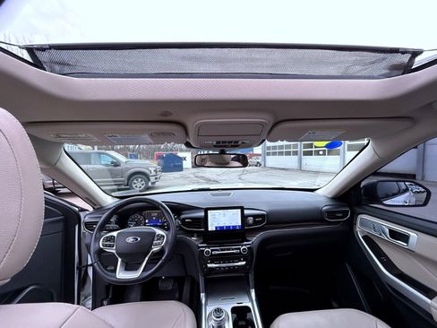 Used 2021 Ford Explorer Limited w/ Equipment Group 301A image 12