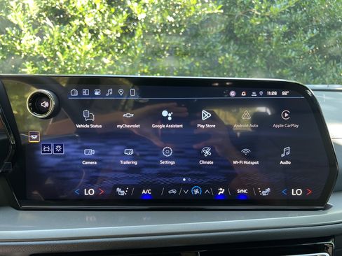 New 2026 Chevrolet Traverse LT w/ Sun and Wheel Package FWD image 26