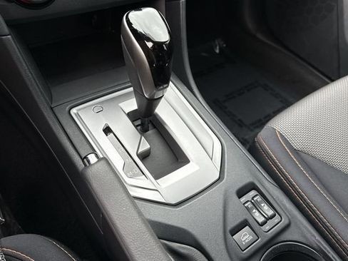 Used 2019 Subaru Crosstrek 2.0i Premium image 18