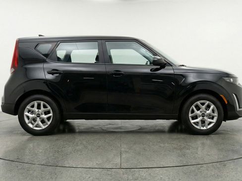 Used 2025 Kia Soul LX w/ LX Technology Package FWD image 11