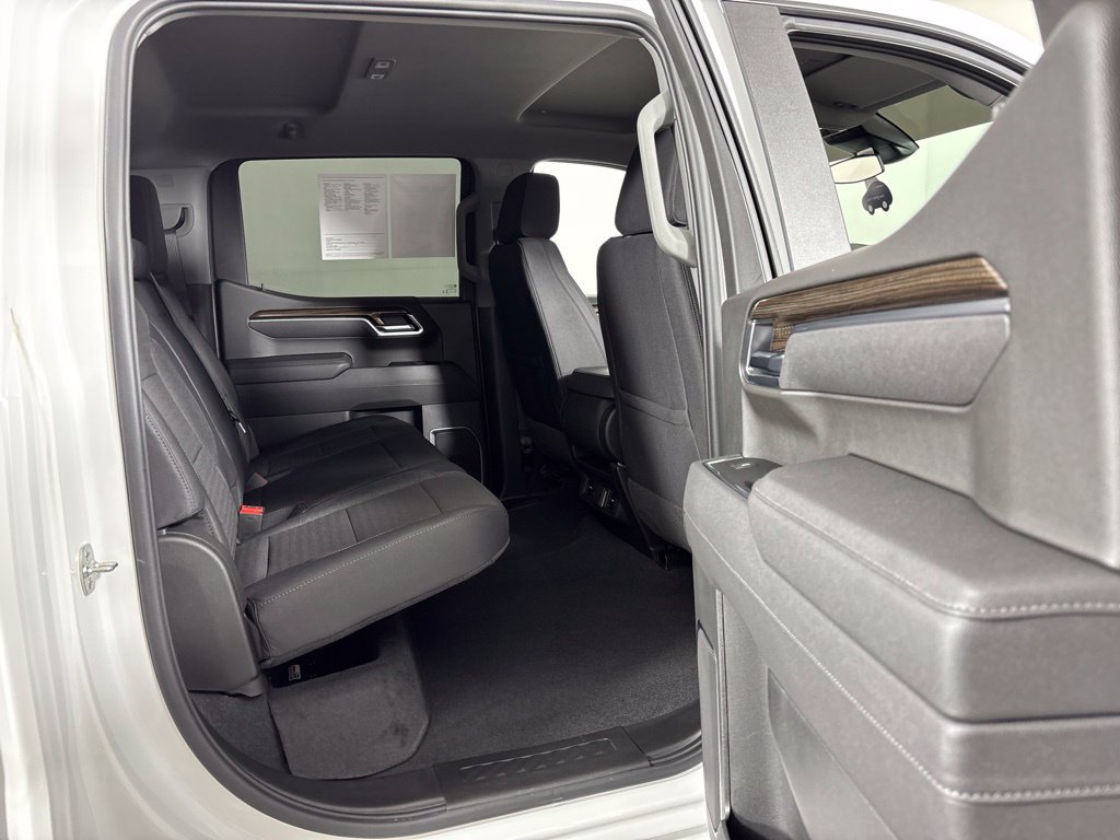 Certified 2026 Chevrolet Silverado 1500 LT AWD/4WD image 7