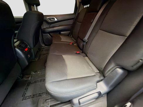 Used 2018 Nissan Pathfinder S FWD image 13